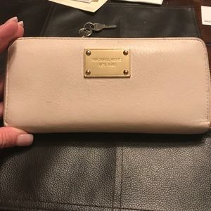 Micheal Kors Wallet