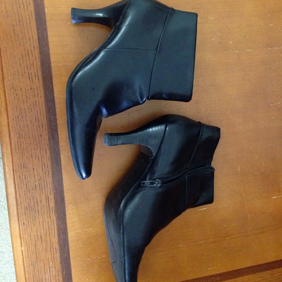 Back to school! Ladies boots! Very clean! - Picture 2 of 3