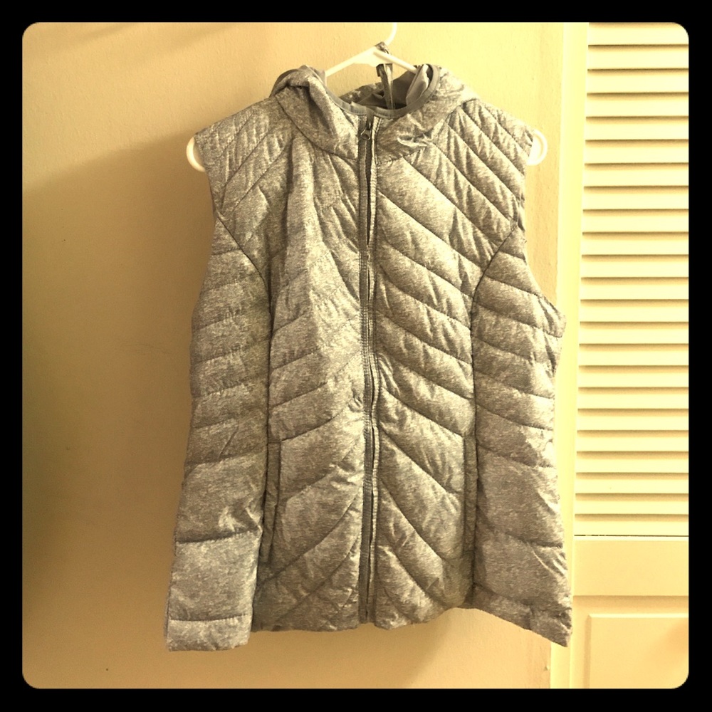 ⭐️LAST CHANCE⭐️ New York & Company Hooded Vest