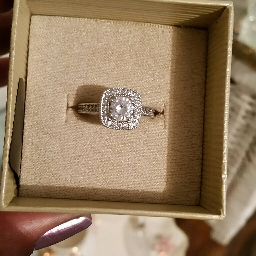 🌞 CZ Silver ring GIFTED