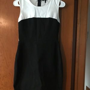 Sleeveless dress