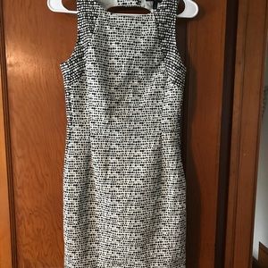 sleeveless dress