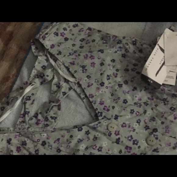 Dress - Picture 2 of 4