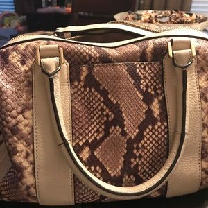 Micheal Kors purse in great condition