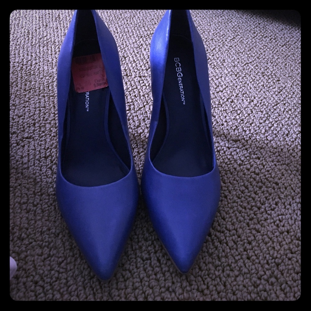 Bcbg blue pumps