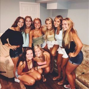 Meet your Posher, Courtney