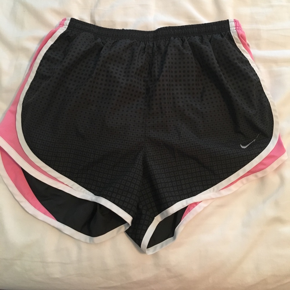 Nike Dri-Fit Shorts - Medium