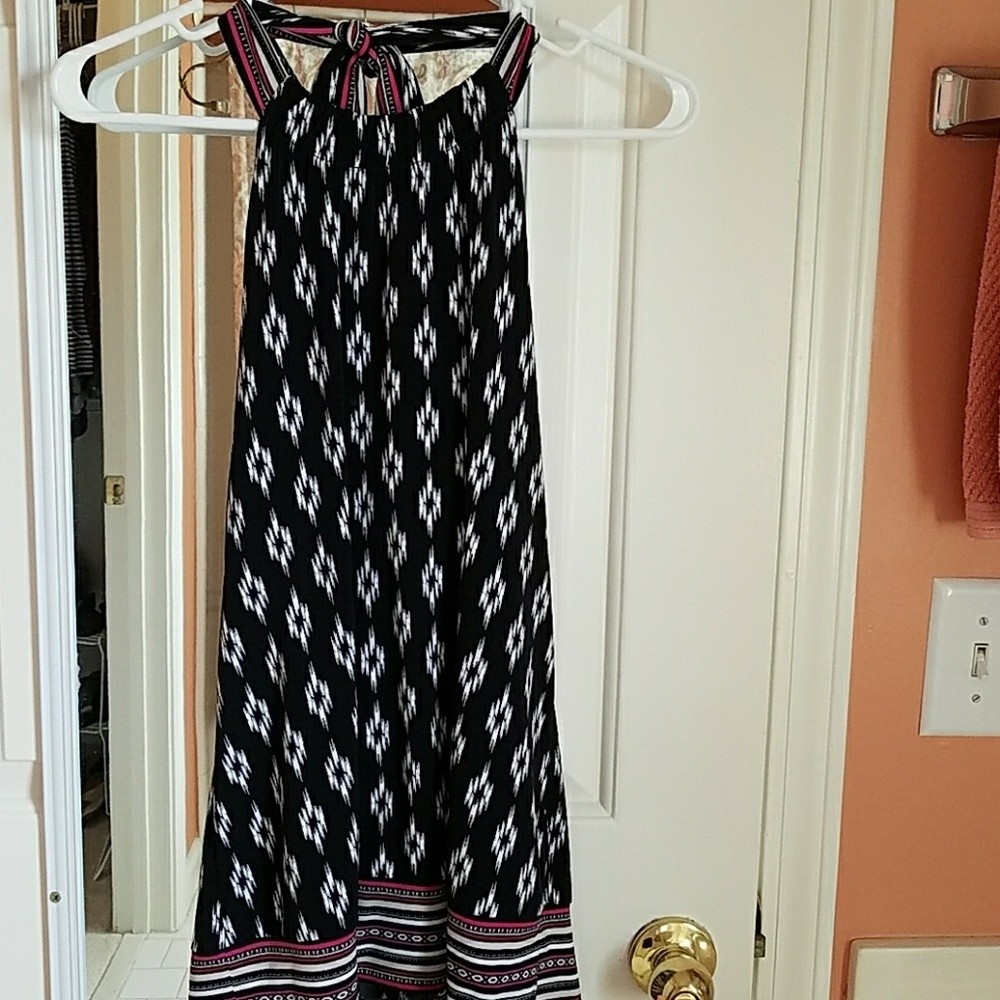 White House Black Market tie neck halter top