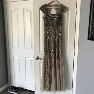 Adrianna Papell Sequin full length dress. Size 4