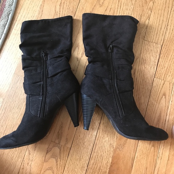 Boots - Picture 3 of 3