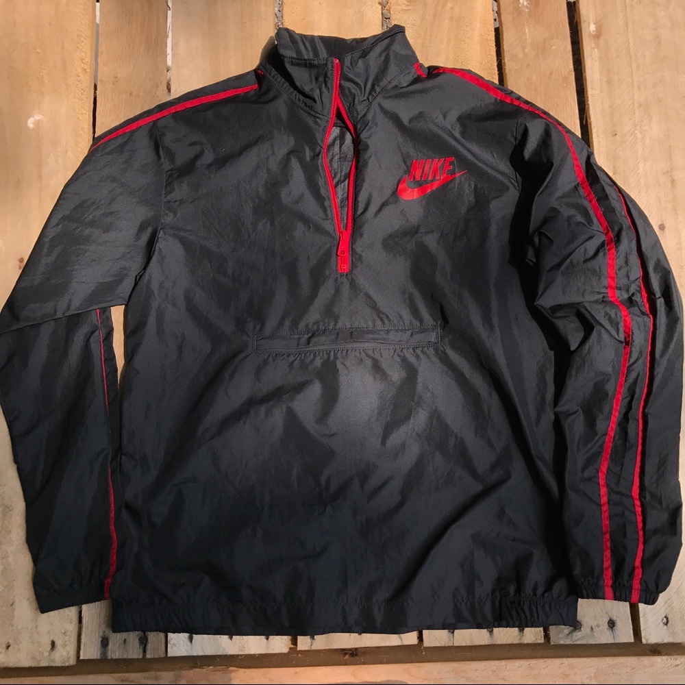 Collapsible Nike Wind Breaker