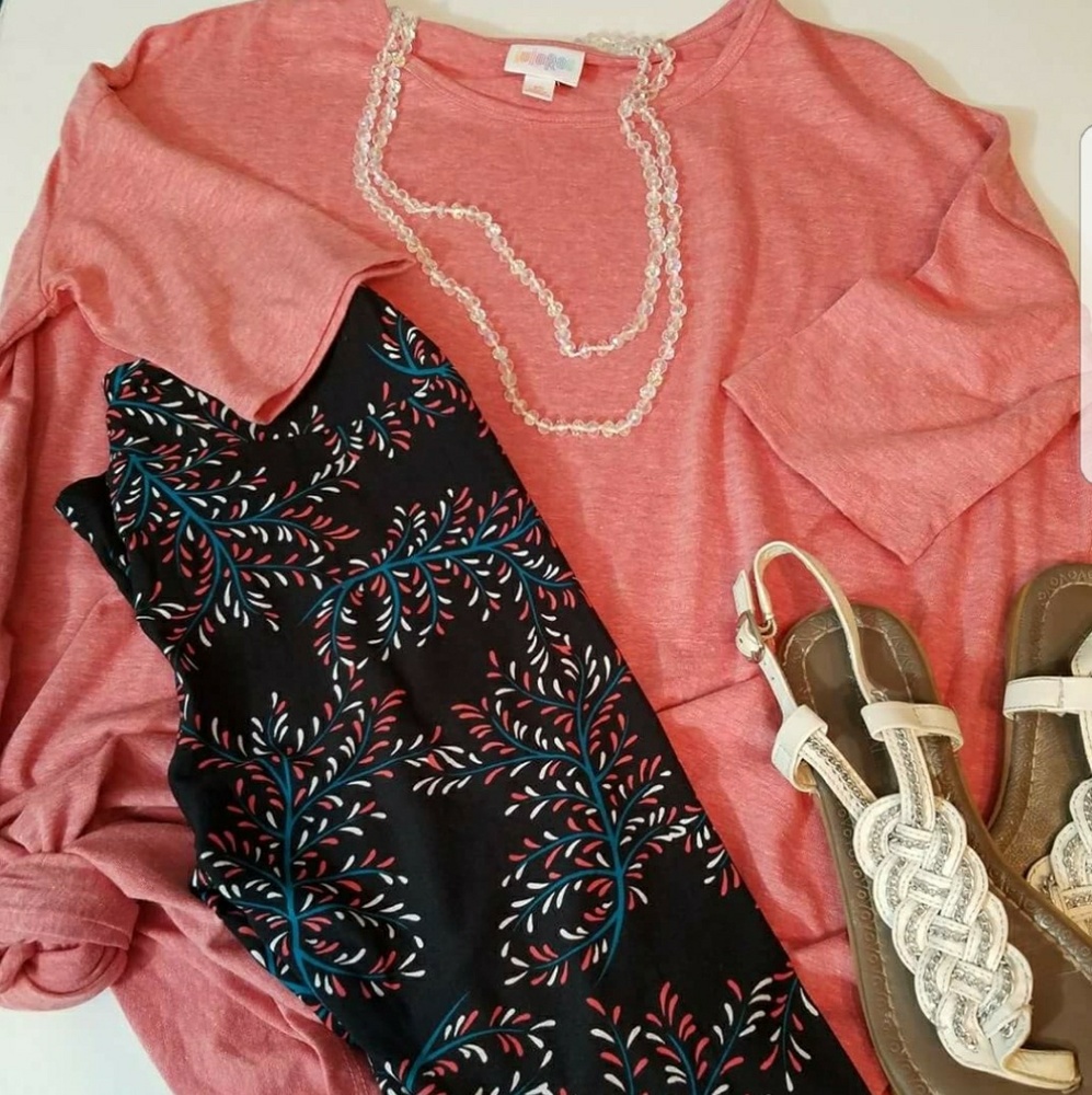 LuLaRoe Outfit FREE pair of leggings with purchase