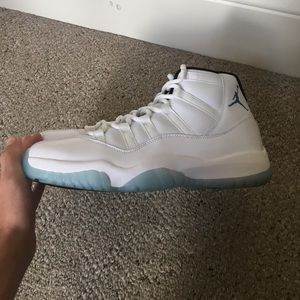 Jordan Retro 11 Legend Blue