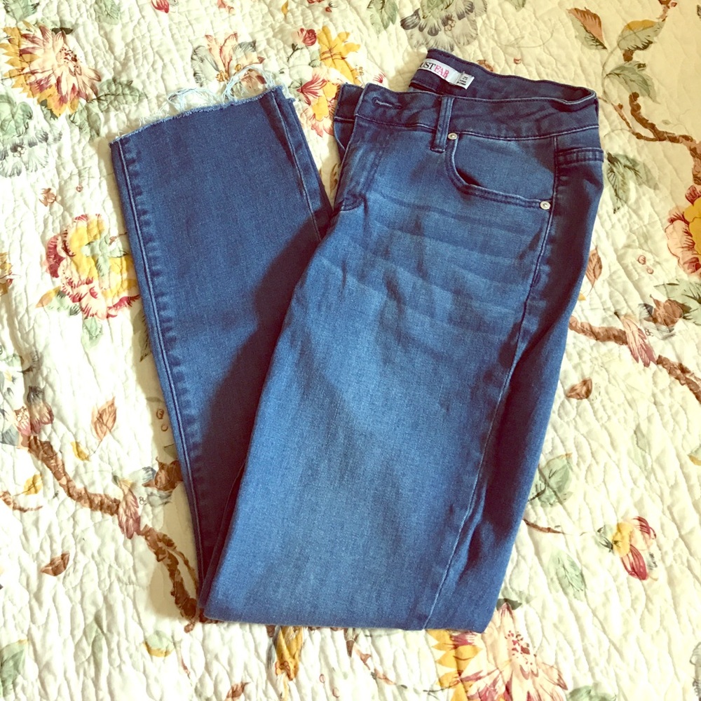 JustFab Capri Pants