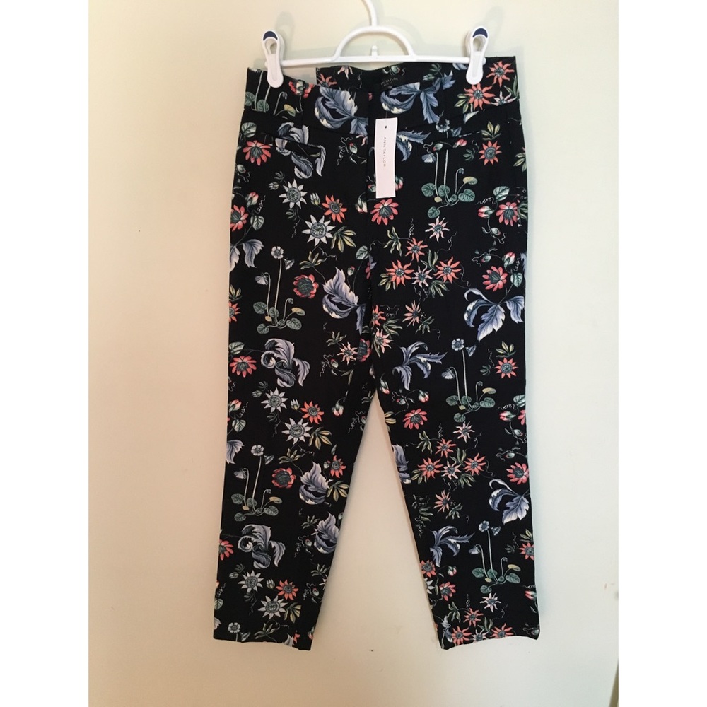 Brand new Anne Taylor cropped leg dress pants