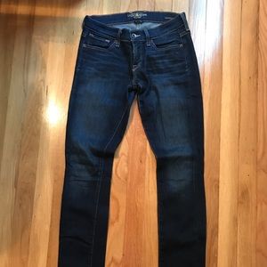 Lucky brand Charlie skinny size 0/25