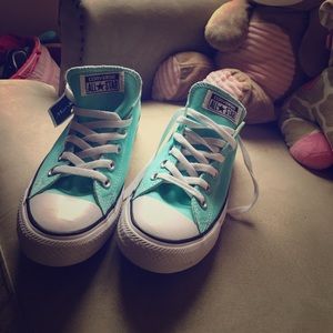 Converse Women's 9 BRAND NEW Mint Color