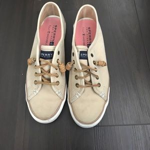Sperry shoe size 9