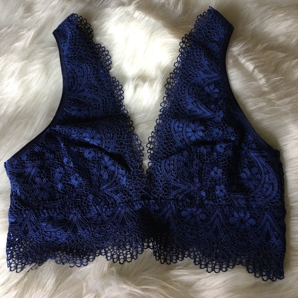🆕Victoria's Secret Deep V Crop Bralette - Picture 3 of 6
