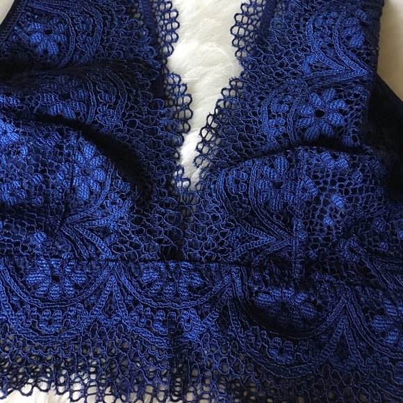 🆕Victoria's Secret Deep V Crop Bralette - Picture 6 of 6