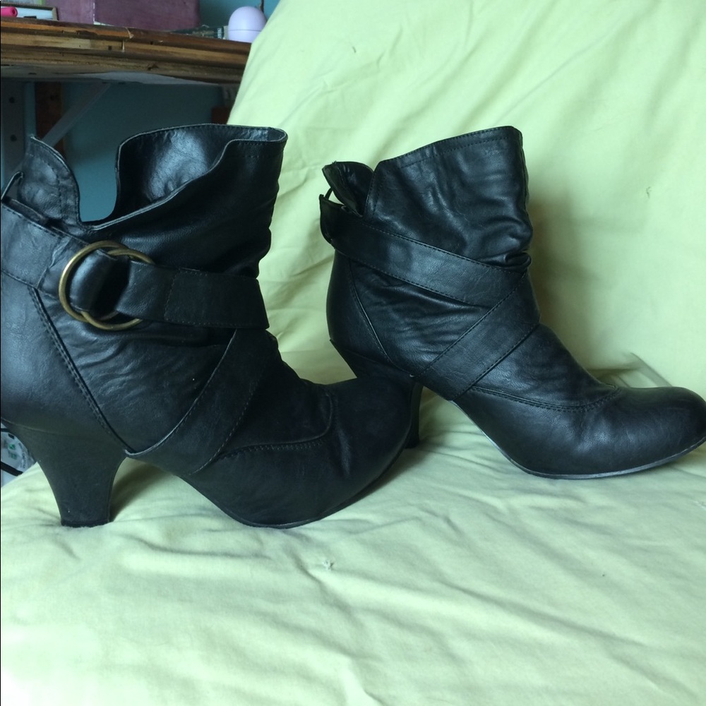 Black heeled booties