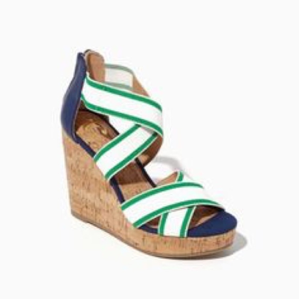 👠👡Charming Charlie size 7 Green/White/Blue wedge