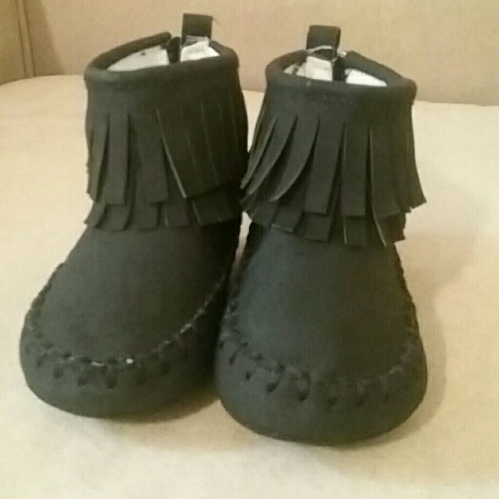 Old Navy moccasin boots