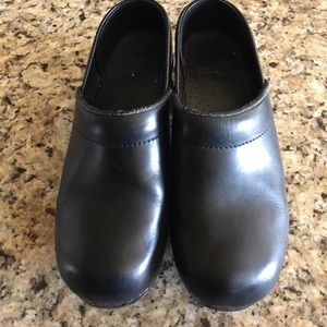 Dansko Professional Cabrio clogs