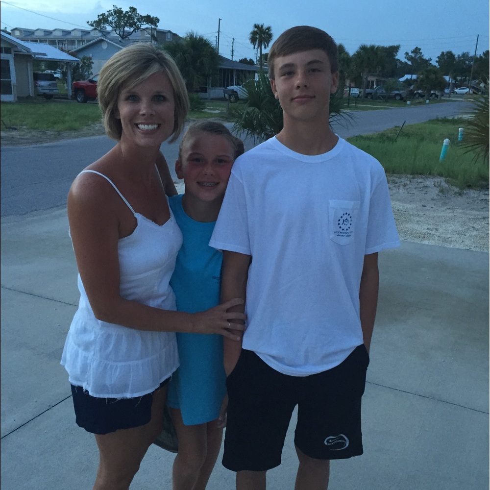 Meet your Posher, Lora