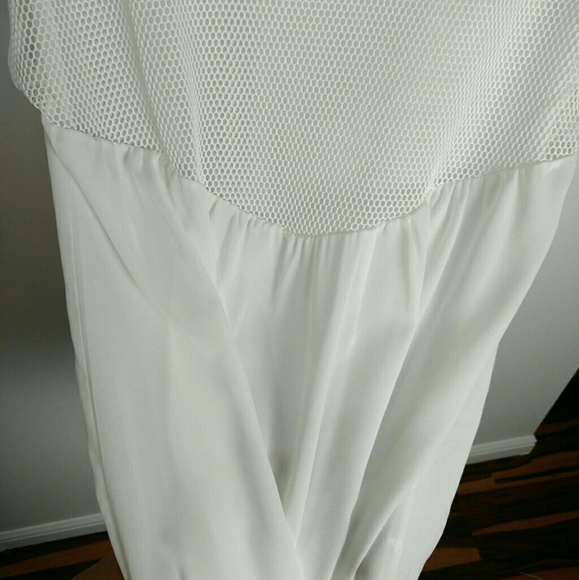 🚨LAST ONE LEFT!🚨🌿🌿MESH INSERT DRESS🌿 - Picture 3 of 3