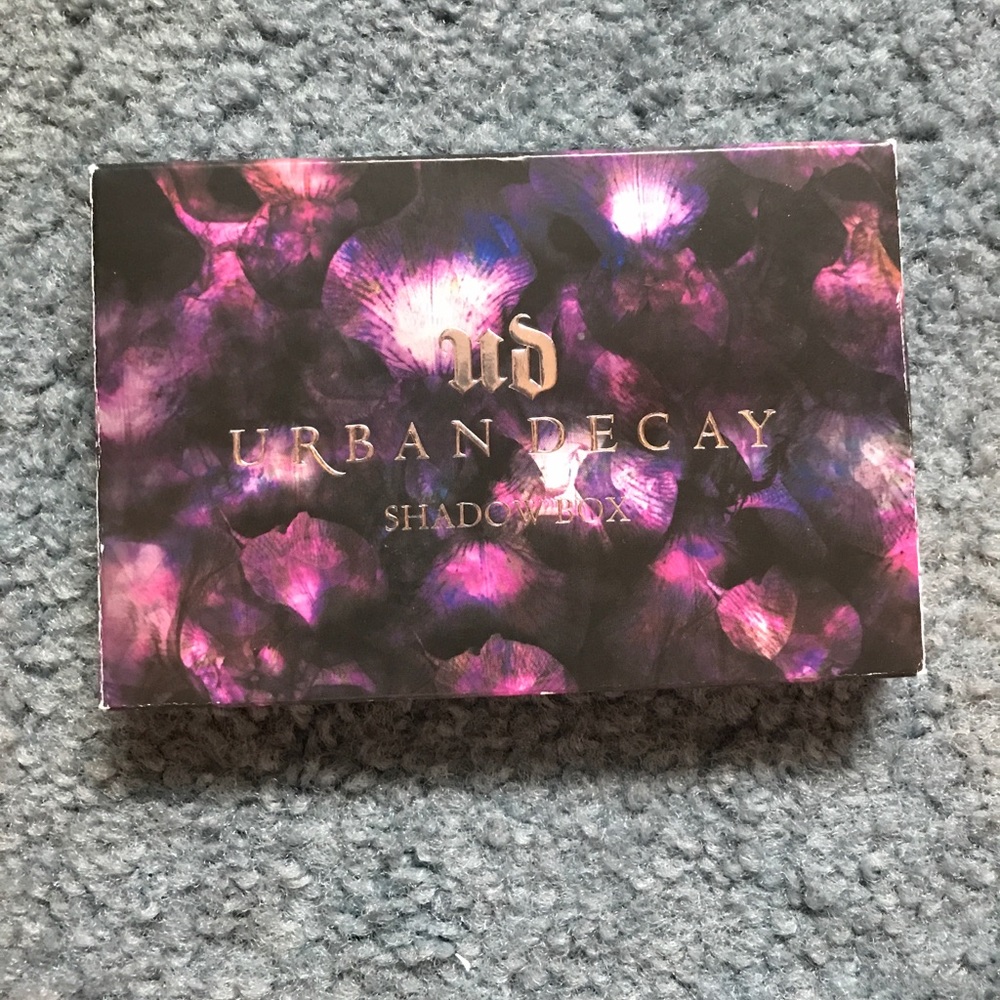 Urban Decay Shadow box Eyeshadow Palette