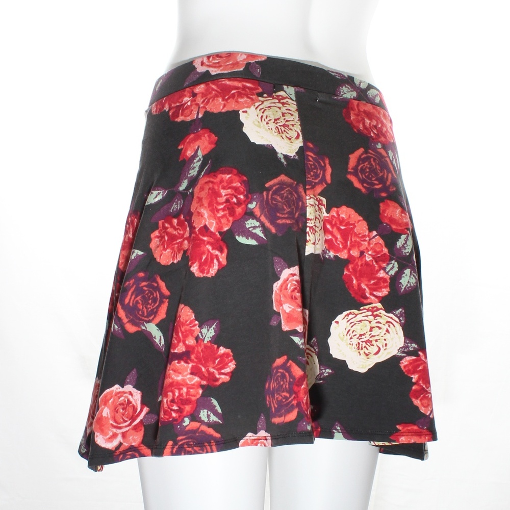 Element Mini Circle Skirt Black Red Green Floral
