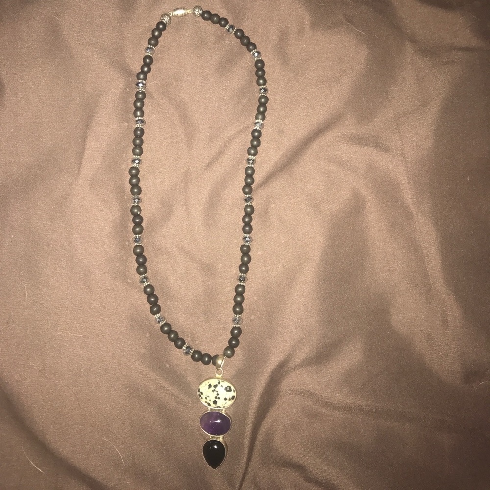 Onyx necklace with pendant