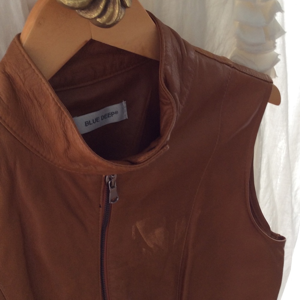 Vest - Picture 3 of 4