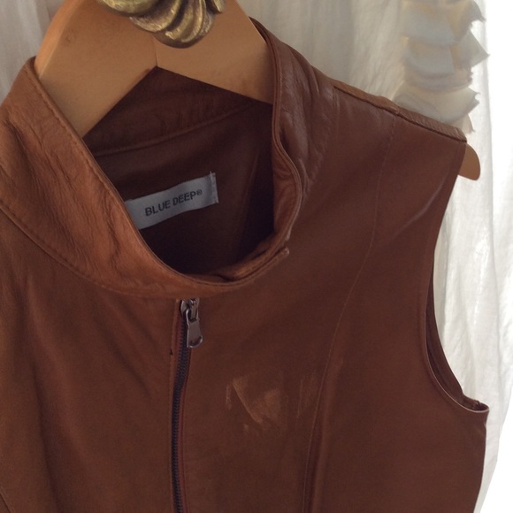 Vest - Picture 3 of 4