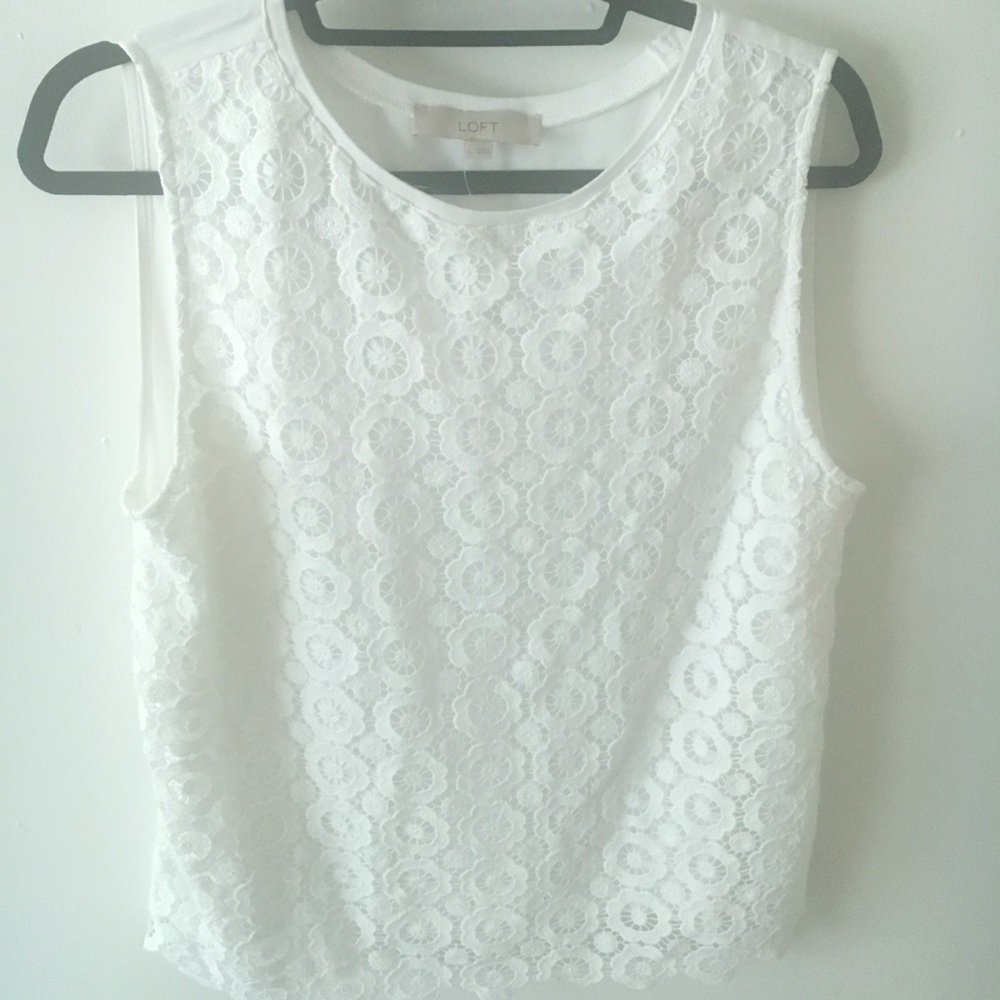 Loft sleeveless top. Nwt. Size Large.
