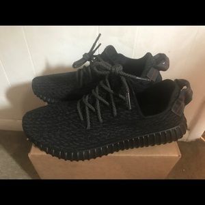 Yeezy 350 Boost Pirate Black