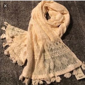Lucky brand large beige lace scarf