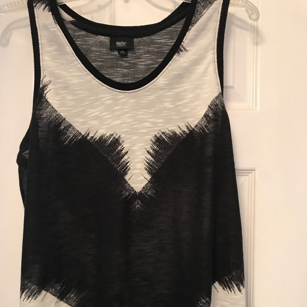 Mossimo sleeveless black/white top
