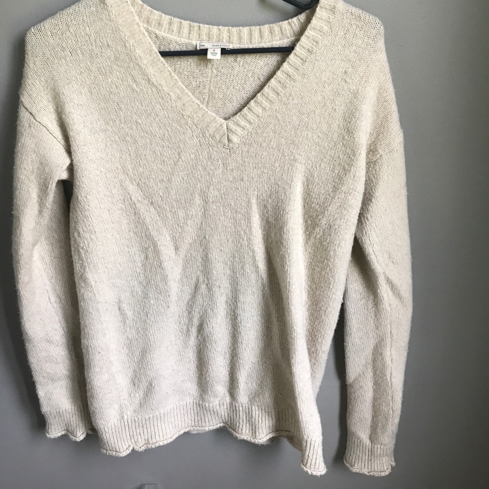 Gap creams sweater