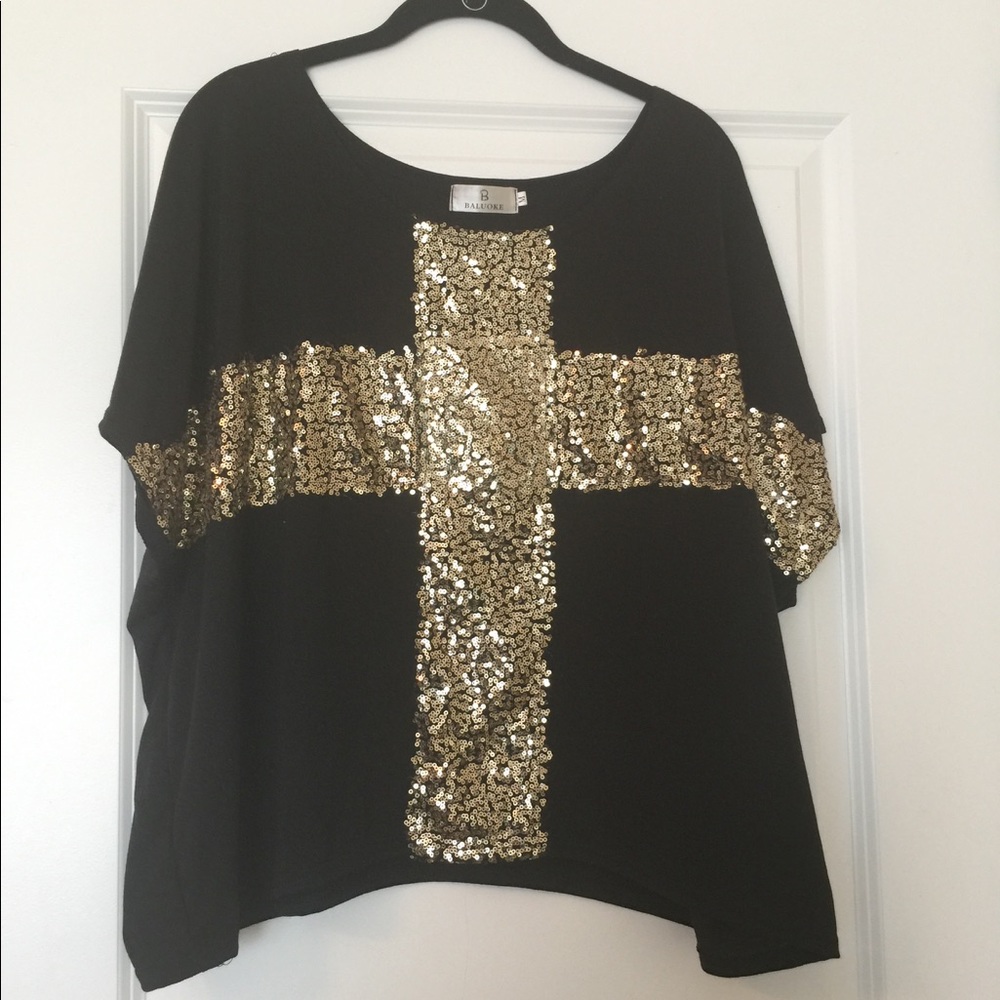 Black T-shirt with sequence