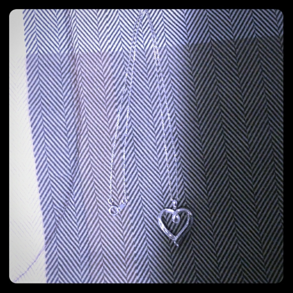 ❤FLASH SALE❤Sterling silver heart necklace