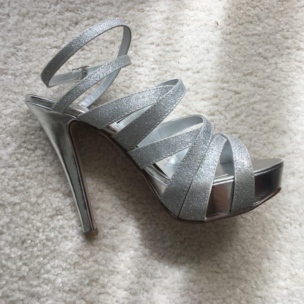Shi "Glisten" Silver Heels by Journeys