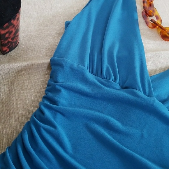 Deep V ArdenB Dress - Picture 5 of 6