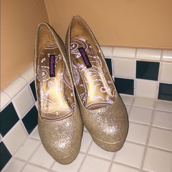 High Heels - Picture 2 of 4