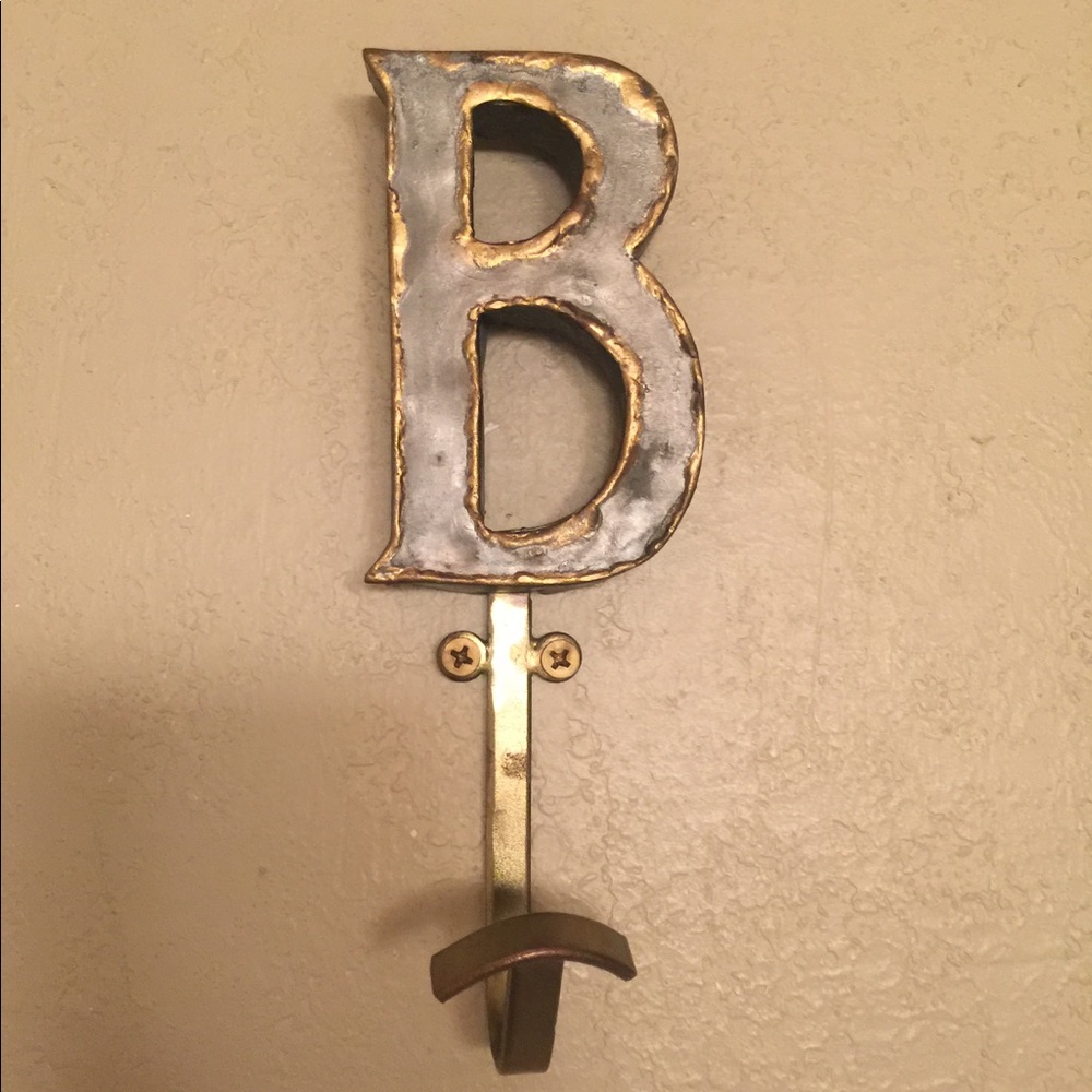 Anthropologie "b" hook