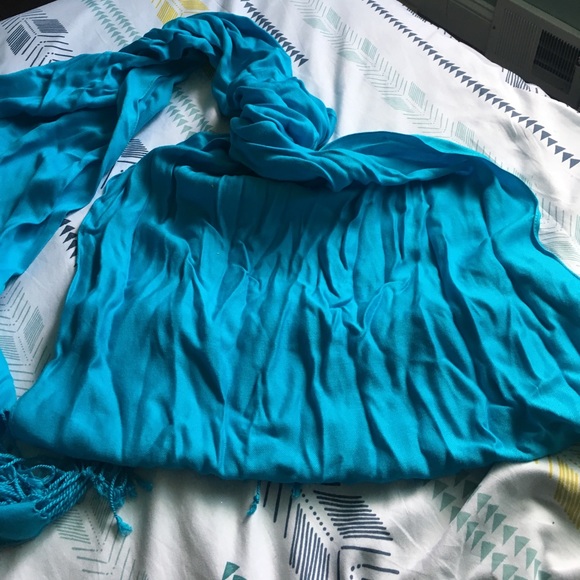 Blue scarf - Picture 2 of 2