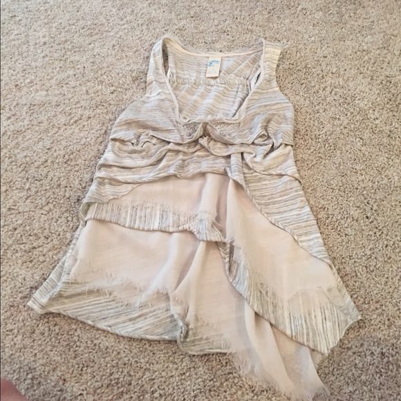 Layered tank - Picture 2 of 3