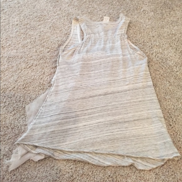 Layered tank - Picture 3 of 3