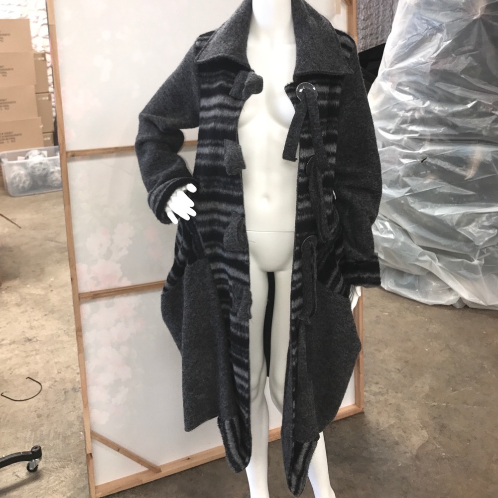 Unique design lightweight coat